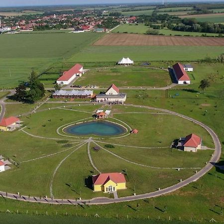 Chalets Franciska Major, Pro Village Sopronkovesd Экстерьер фото
