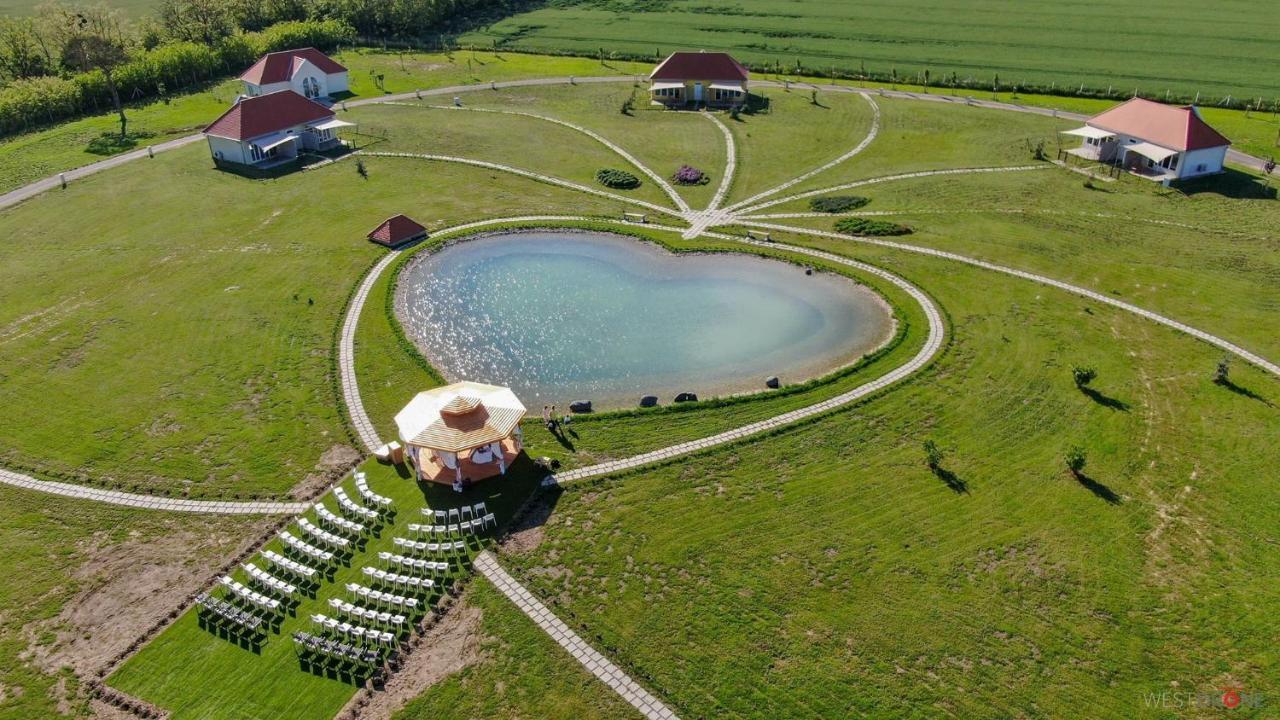 Chalets Franciska Major, Pro Village Sopronkovesd Экстерьер фото